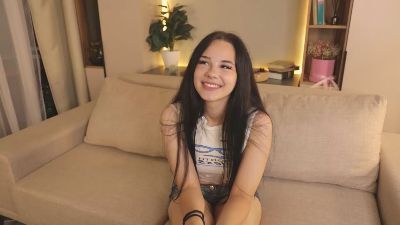 EleanoraMarton live cam on Cam4