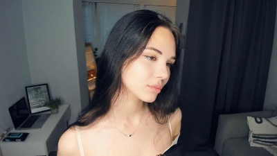 EleanoraMarton live cam on Cam4