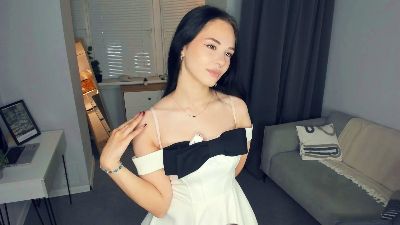 EleanoraMarton live cam on Cam4