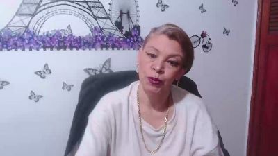 Elektra_momy live cam on Cam4
