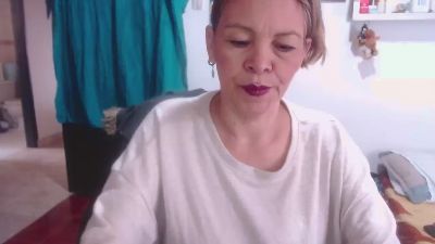 Elektra_momy live cam on Cam4