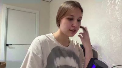 ElenaLoli live cam on Cam4