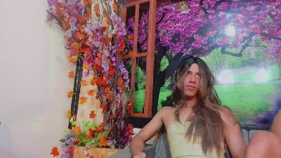 Elena_and_Julia live cam on Cam4