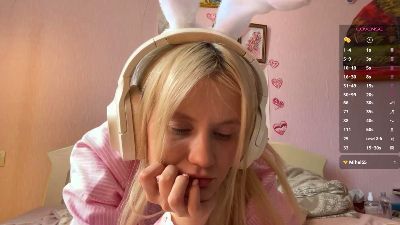 EleneLambie live cam on Cam4
