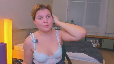 EleneRieffer live cam on Cam4