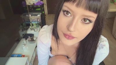ElenorKiah live cam on Cam4