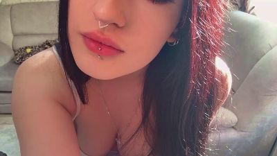 ElenorKiah live cam on Cam4