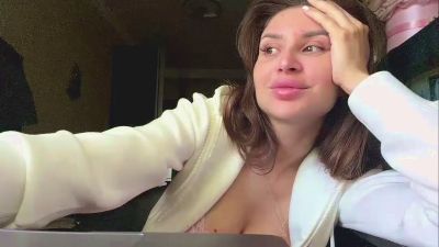 ElfriedaEken live cam on Cam4