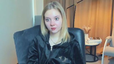 ElfriedaMcclees live cam on Cam4