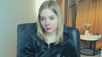 ElfriedaMcclees live cam on Cam4