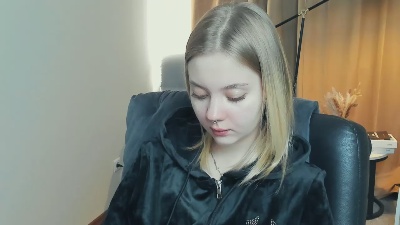 ElfriedaMcclees live cam on Cam4