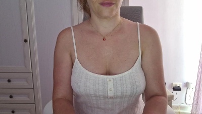 Eli24love live cam on Cam4