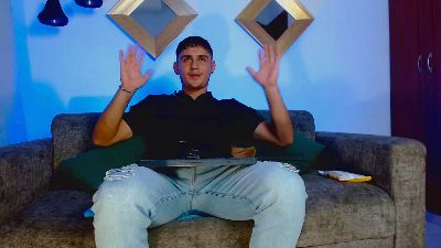 ElianCruz live cam on Cam4