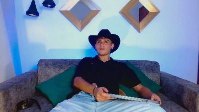 ElianCruz live cam on Cam4