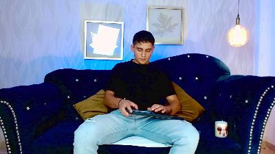 ElianCruz live cam on Cam4