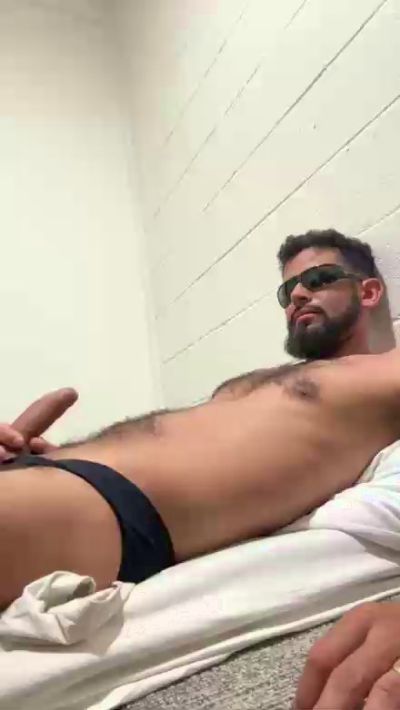 Elias21 live cam on Cam4