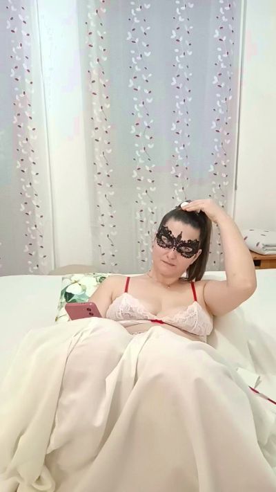 Elina94 live cam on Cam4