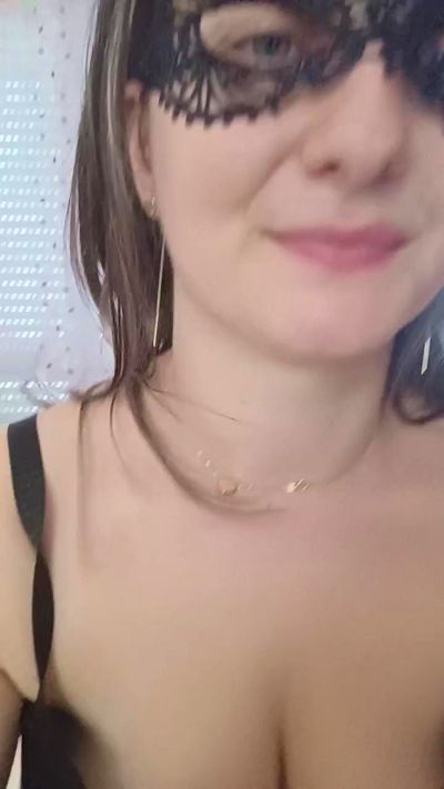 Elina94 live cam on Cam4