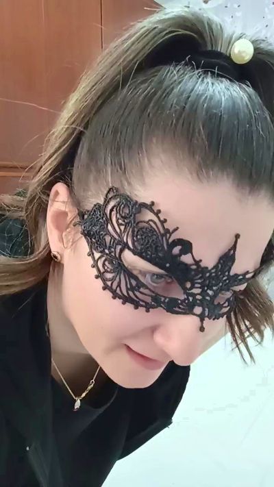 Elina94 live cam on Cam4