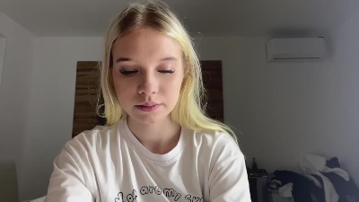 ElinaAslinger live cam on Cam4