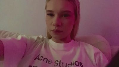 ElinaAslinger live cam on Cam4