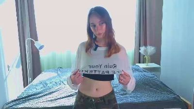 ElinoreClever live cam on Cam4