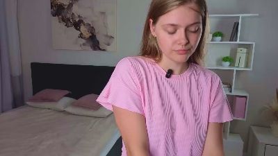 ElinoreOst live cam on Cam4