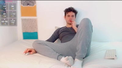 Elio_520 live cam on Cam4