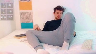 Elio_520 live cam on Cam4