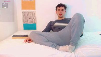 Elio_520 live cam on Cam4
