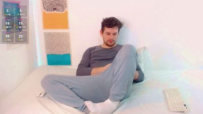 Elio_520 live cam on Cam4