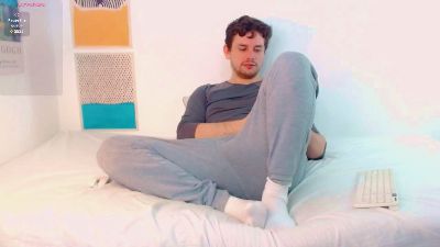 Elio_520 live cam on Cam4
