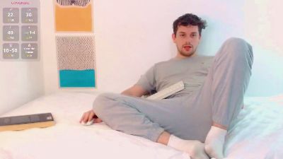 Elio_520 live cam on Cam4
