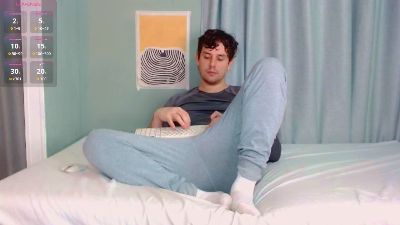Elio_520 live cam on Cam4