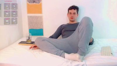 Elio_520 live cam on Cam4