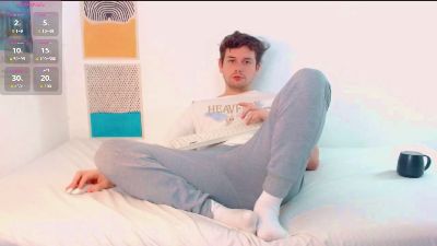 Elio_520 live cam on Cam4