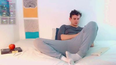 Elio_520 live cam on Cam4