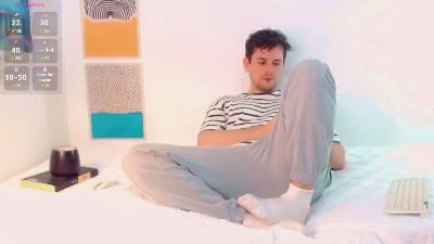 Elio_520 live cam on Cam4