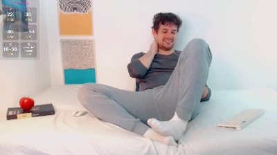 Elio_520 live cam on Cam4