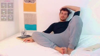Elio_520 live cam on Cam4