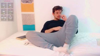 Elio_520 live cam on Cam4