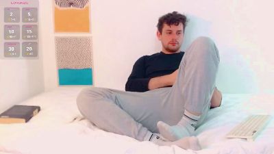 Elio_520 live cam on Cam4