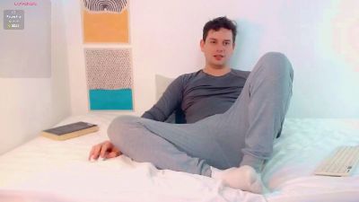 Elio_520 live cam on Cam4