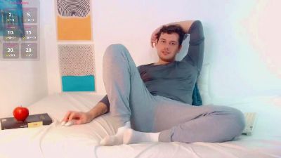 Elio_520 live cam on Cam4