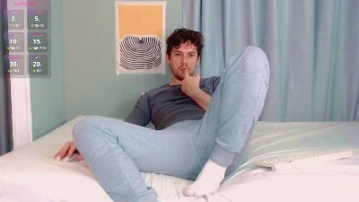 Elio_520 live cam on Cam4