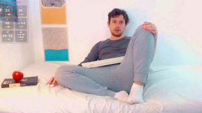 Elio_520 live cam on Cam4
