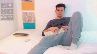 Elio_520 live cam on Cam4