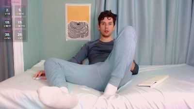 Elio_520 live cam on Cam4