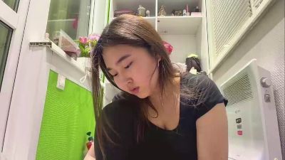 ElisabethSaade live cam on Cam4