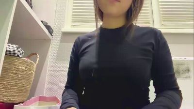 ElisabethSaade live cam on Cam4